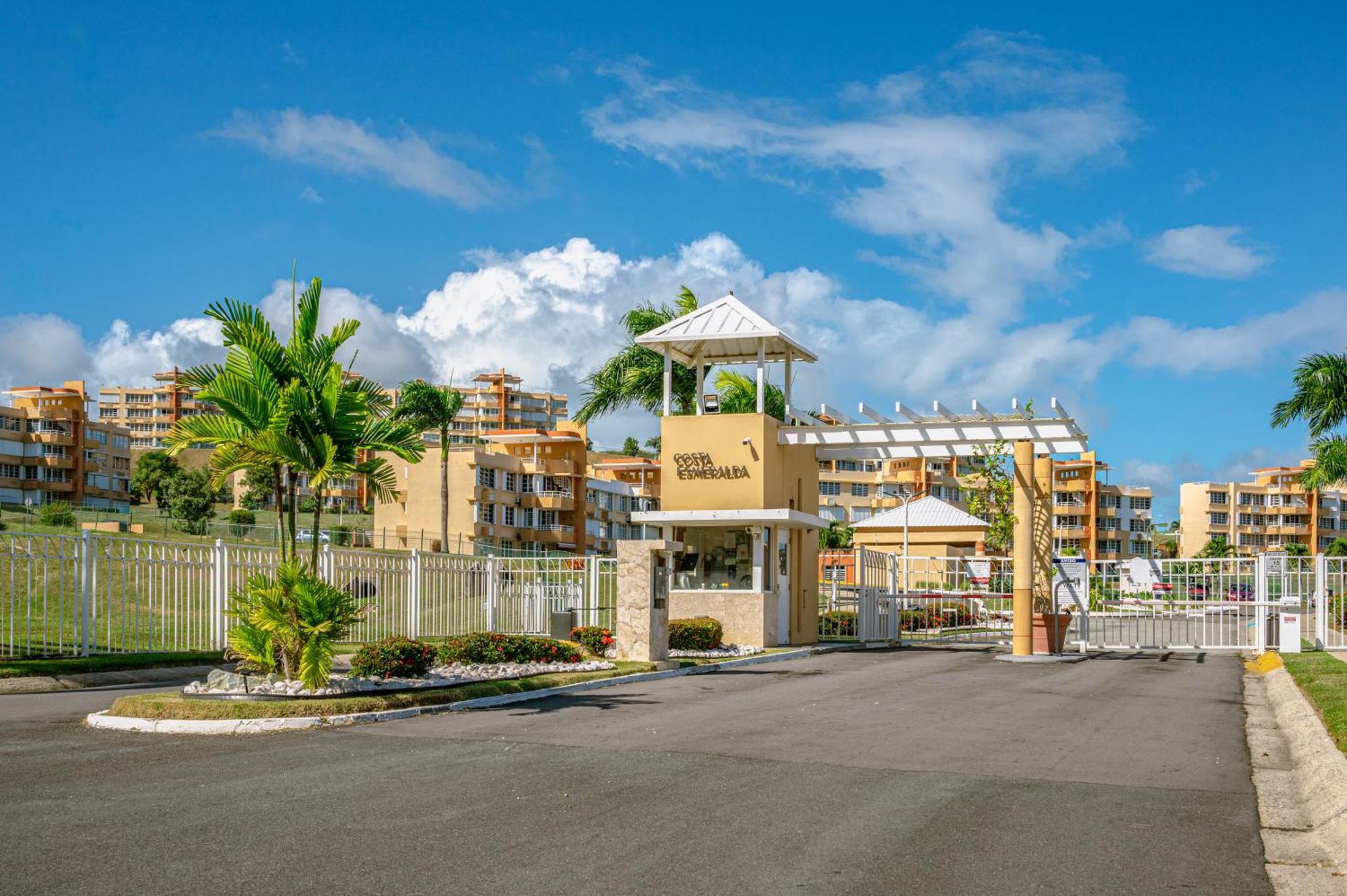 Ocean & Mountains View, Marina, Ferry, Vista Mar, Costa Esmeralda Ceiba المظهر الخارجي الصورة